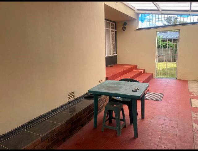 5 BEDROOM HOUSE FOR SALE IN TOP TOWN